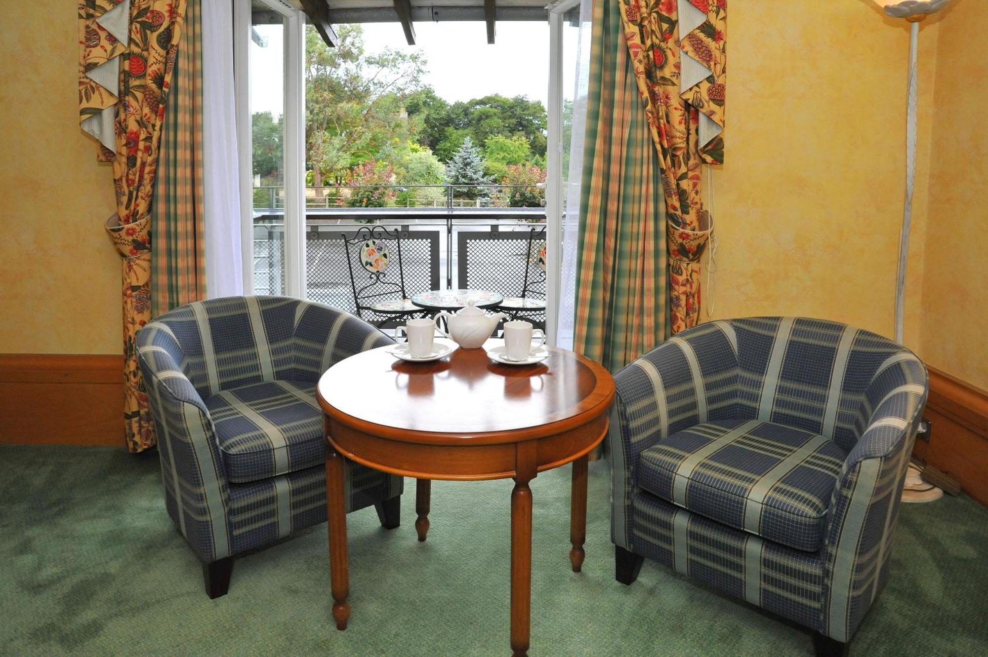 Swindon Blunsdon House Hotel, BW Premier Collection 객실 사진
